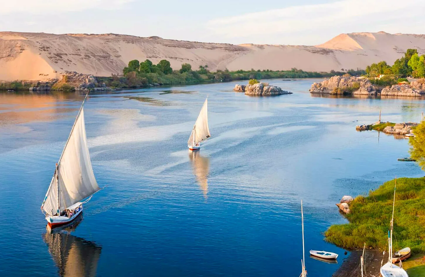 A surprising image of some flocs in luxor