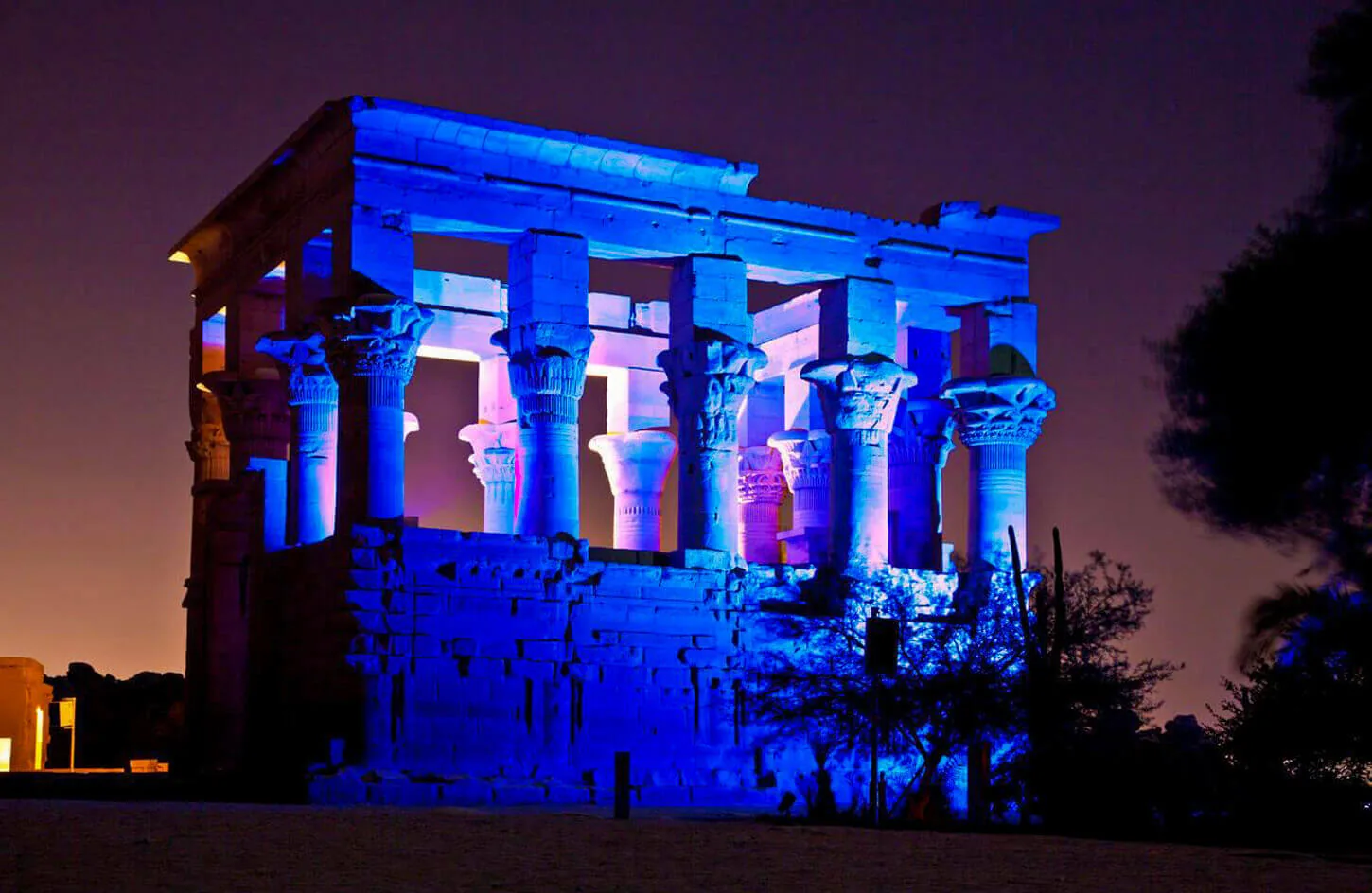 Amazing photos of the temple of isis from philae temple
