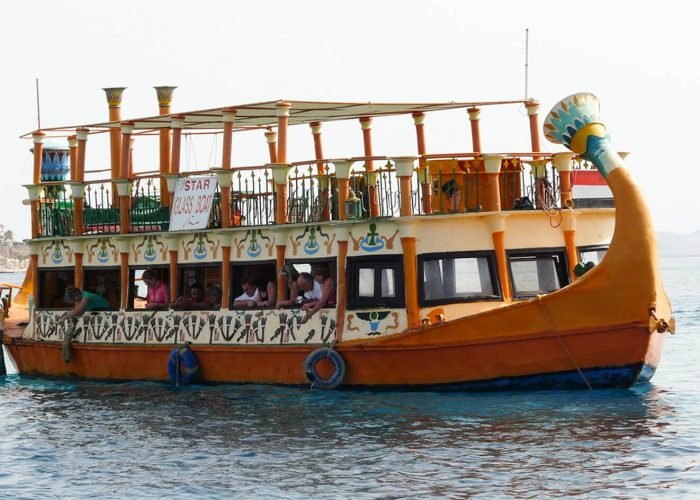 Great-picture-of-a-glass-boat-in-Sharm-El-Sheikh